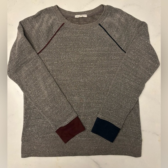 Threads 4 Thought women’s sweatshirt. - Picture 2 of 4